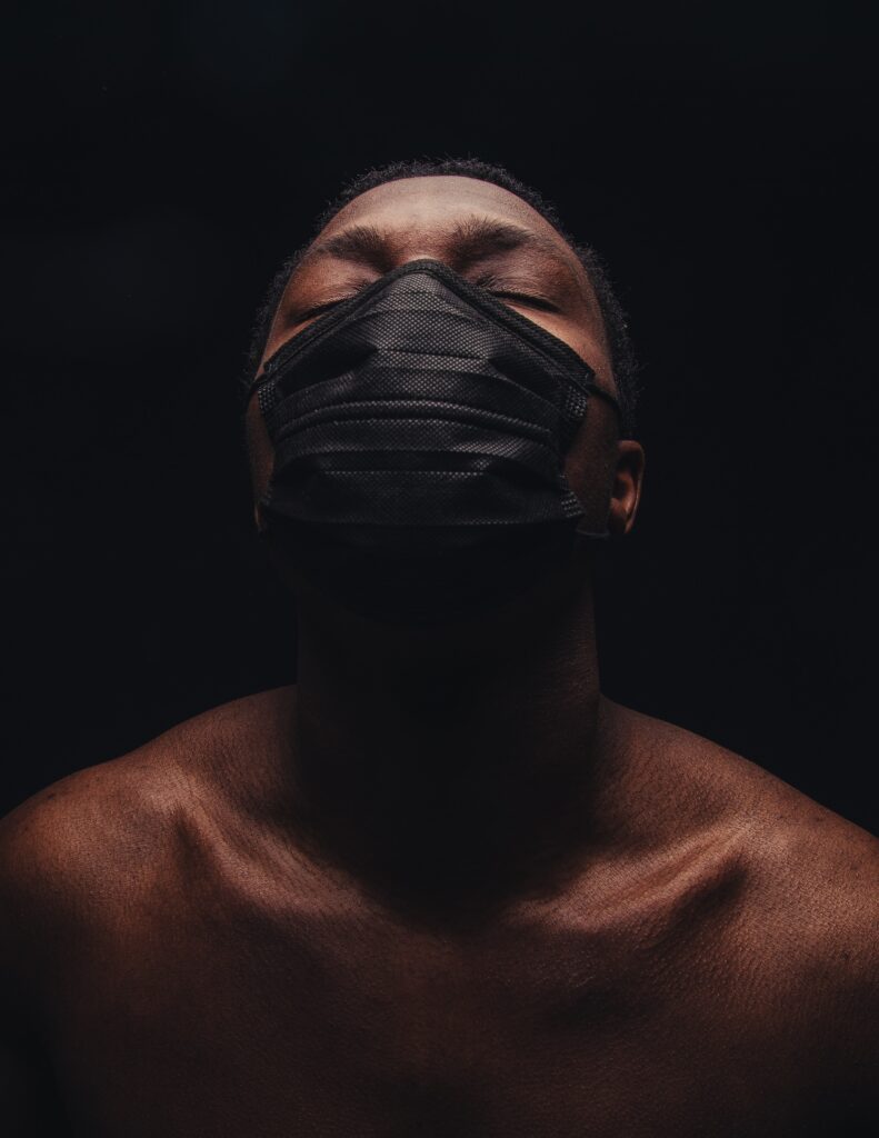 Comunicação, juventude e racismo: reflexões sobre saúde e disputa de narrativas 8 nsey benajah vomwwwe7JbY unsplash em Pluriverso